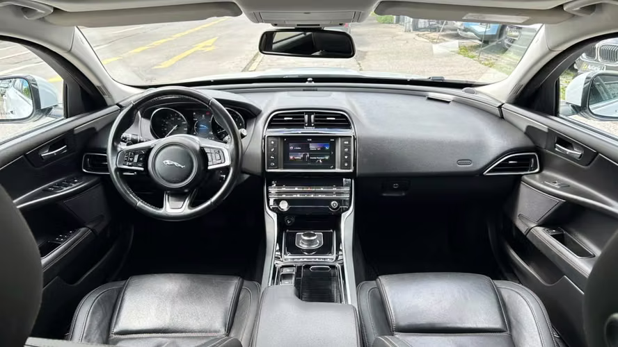JAGUAR XE 2.0 AUT (2018) - Imagen 9