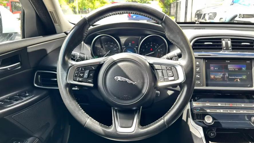 JAGUAR XE 2.0 AUT (2018) - Imagen 6