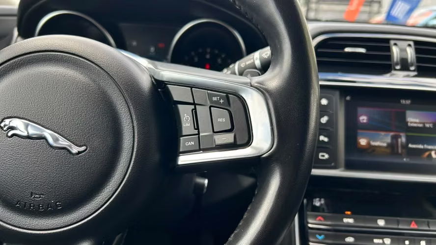 JAGUAR XE 2.0 AUT (2018) - Imagen 20