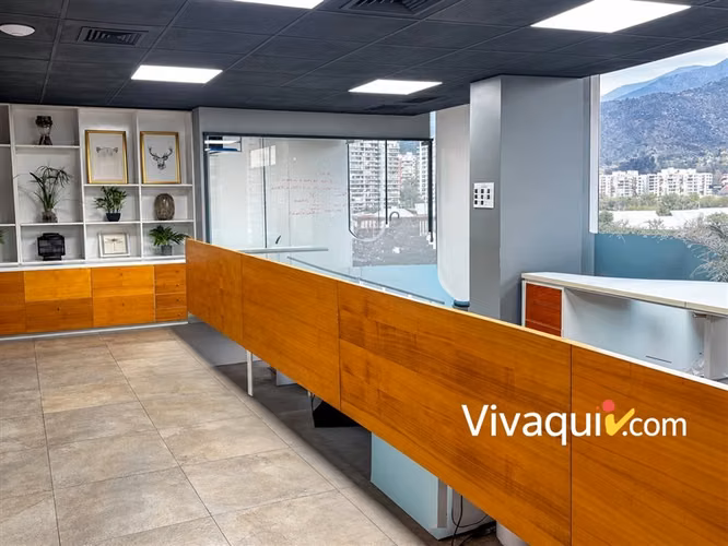 Oficina en arriendo en Lo Barnechea en inmejorable ubicación