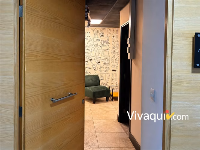 Oficina en arriendo en Lo Barnechea en inmejorable ubicación