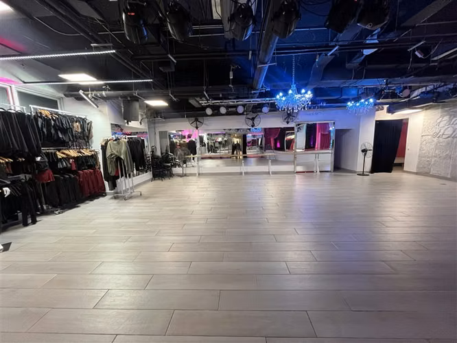 Local Comercial en arriendo en Las Condes, Escuela Militar