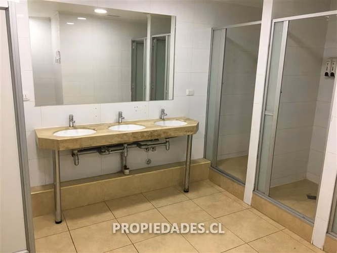 Local Comercial en arriendo en Las Condes, Escuela Militar - Imagen 14