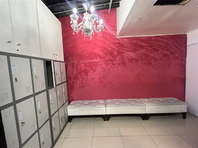 Local Comercial en arriendo en Las Condes, Escuela Militar - Imagen 12