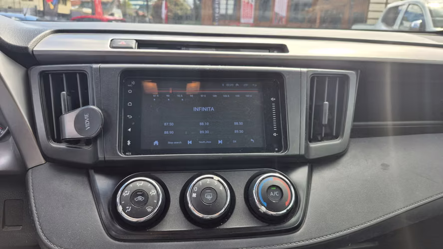 TOYOTA RAV4 AUT 2018 - Imagen 11
