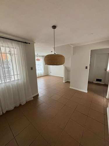 Arriendo Casa V. Los Portones 3H/2B - Linares