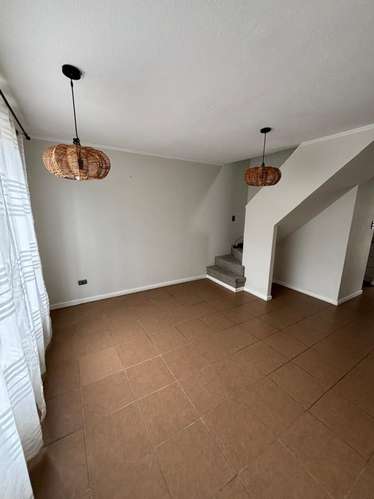 Arriendo Casa V. Los Portones 3H/2B - Linares