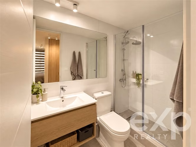 Moderno Depto 2D+2B+E+B, Edificio Boutique, Providencia - Imagen 9