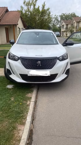 Vendo Peugeot 2008 Allure año 2023, motor 1.2 PureTech de 130 HP, - Imagen 3