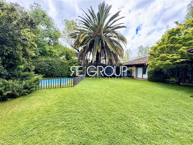 Casa en venta de 5 dorm. Jardín de la Dehesa