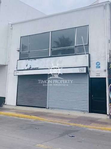 LOCAL COMERCIAL 2 PISOS, 200 m2 / 4 Baños (185397)
