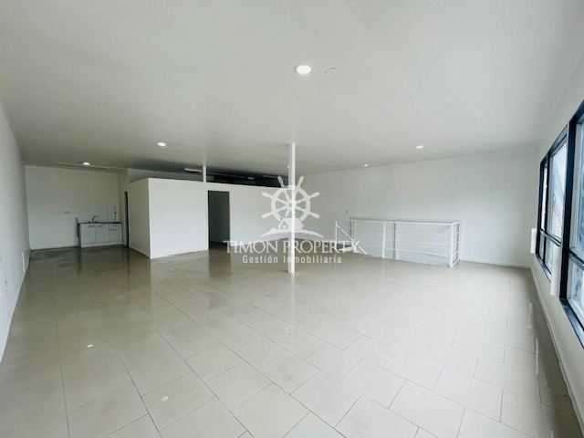 LOCAL COMERCIAL 2 PISOS, 200 m2 / 4 Baños (185397)