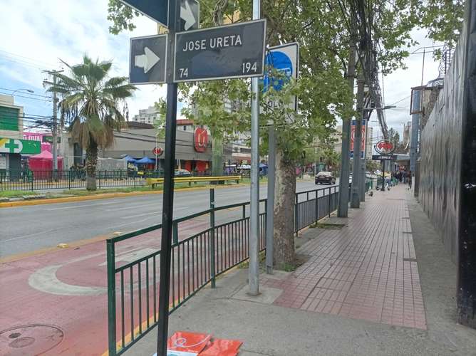 Comercial. 600 m2. José Ureta. Metro Lo Ovalle (185393)