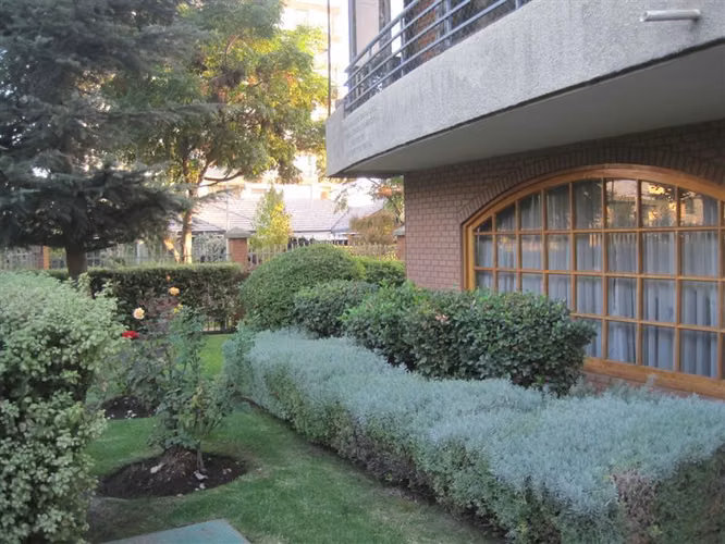 Departamento en arriendo de 2 dorm. en Las Condes - Imagen 2