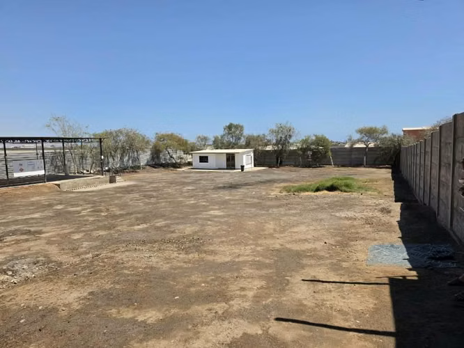 ARRIENDO TERRENO ...Gran Oportunidad de negocio Sector Villa Frontera Gallinazo !!!