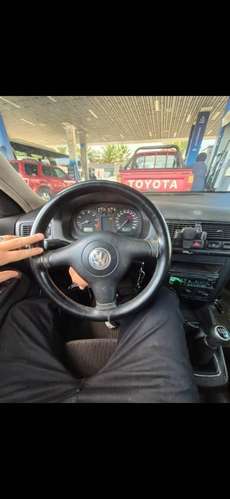 Volkswagen Golf 1.6 año 2004
