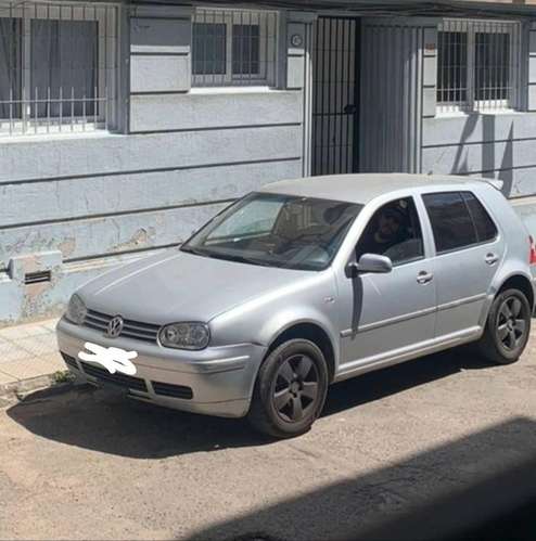 Volkswagen Golf 1.6 año 2004