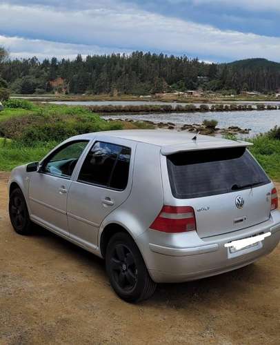 Volkswagen Golf 1.6 año 2004