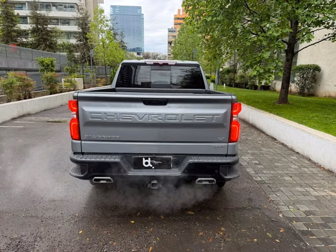 CHEVROLET SILVERADO LT 4X4 5.3 AT 2024 - Imagen 6