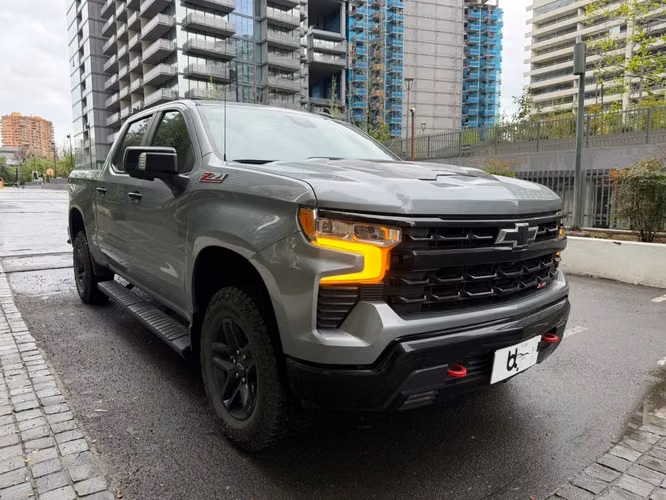 CHEVROLET SILVERADO LT 4X4 5.3 AT 2024 - Imagen 10