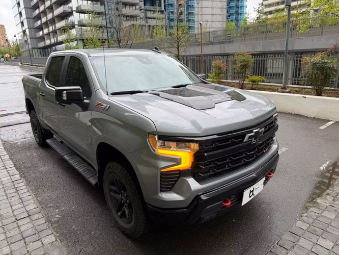 CHEVROLET SILVERADO LT 4X4 5.3 AT 2024 - Imagen 3