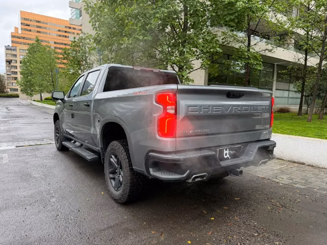 CHEVROLET SILVERADO LT 4X4 5.3 AT 2024 - Imagen 7