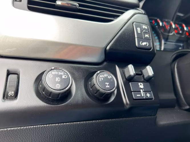CHEVROLET SUBURBAN LT 5.3 BLINDADA 2021 - Imagen 18