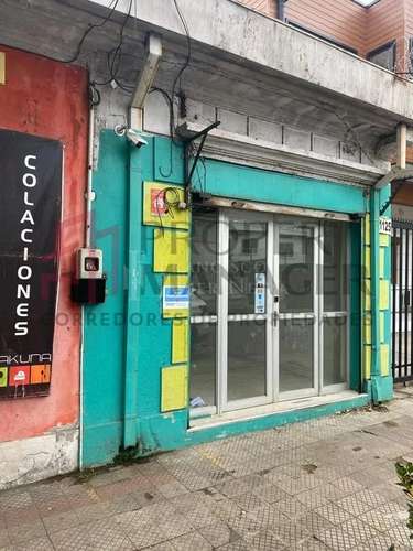 Local Comercial 68 m² en Esquina 18 de Septiembre con Purén, Chillán.