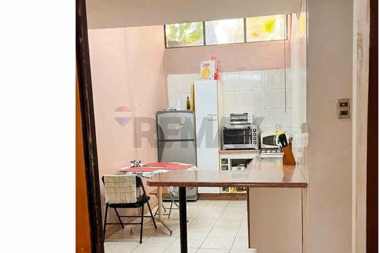 Casa en venta av. peru 4 dormitorios 2 baños - Imagen 9