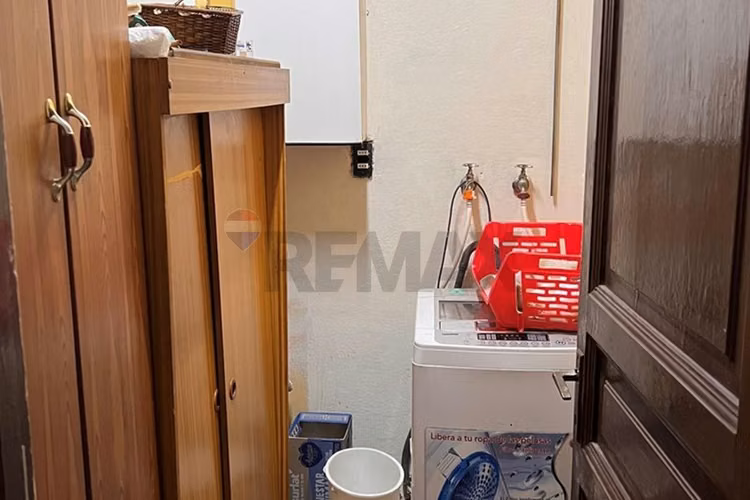 Casa en venta av. peru 4 dormitorios 2 baños - Imagen 8