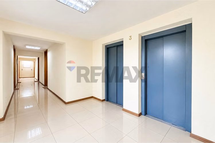 Arriendo oficina en el corazón de providencia - Imagen 16