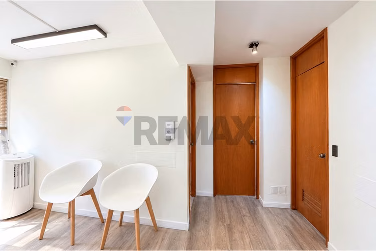 Arriendo oficina en el corazón de providencia - Imagen 5