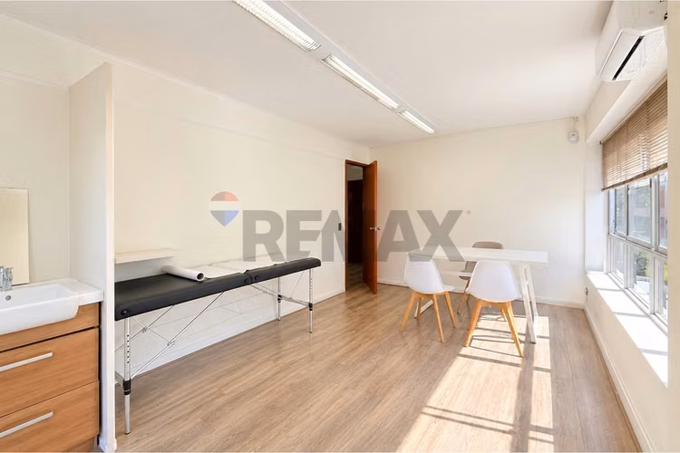 Arriendo oficina en el corazón de providencia - Imagen 8