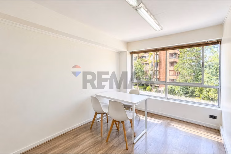 Arriendo oficina en el corazón de providencia - Imagen 12