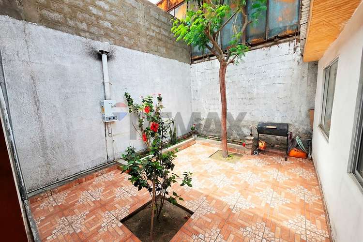 Venta casa de 2 pisos + dpto ind + local comercial - Imagen 14