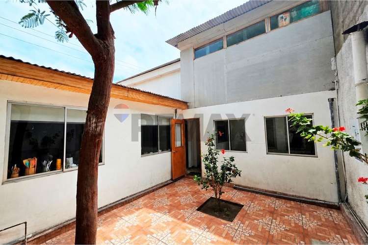 Venta casa de 2 pisos + dpto ind + local comercial - Imagen 13