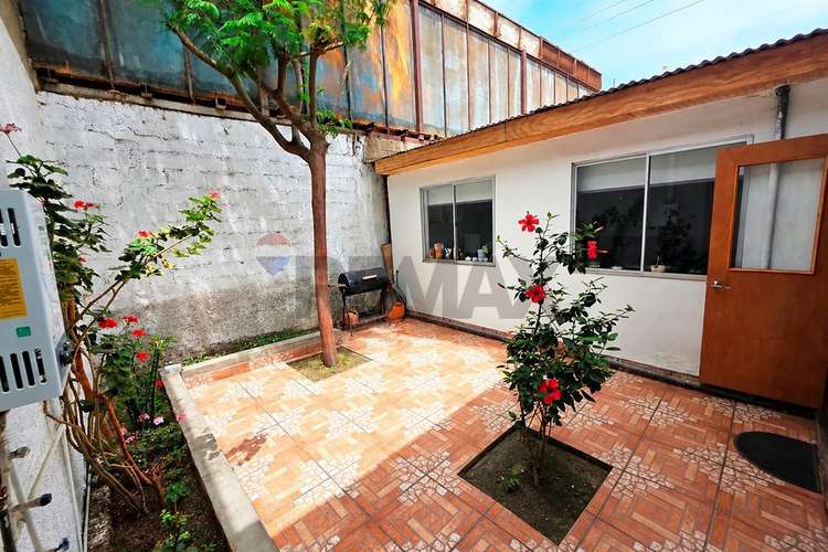 Venta casa de 2 pisos + dpto ind + local comercial - Imagen 12