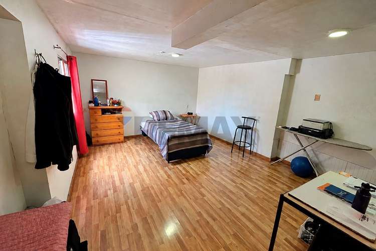 Venta casa de 2 pisos + dpto ind + local comercial - Imagen 6