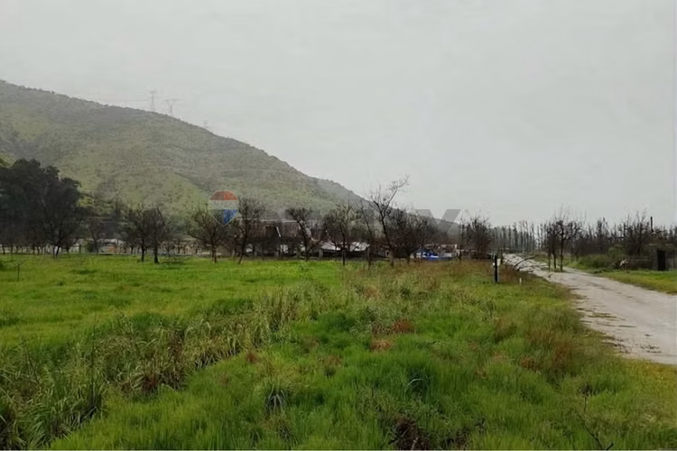 Parcela de 5.000 m² en condominio alto jahuel