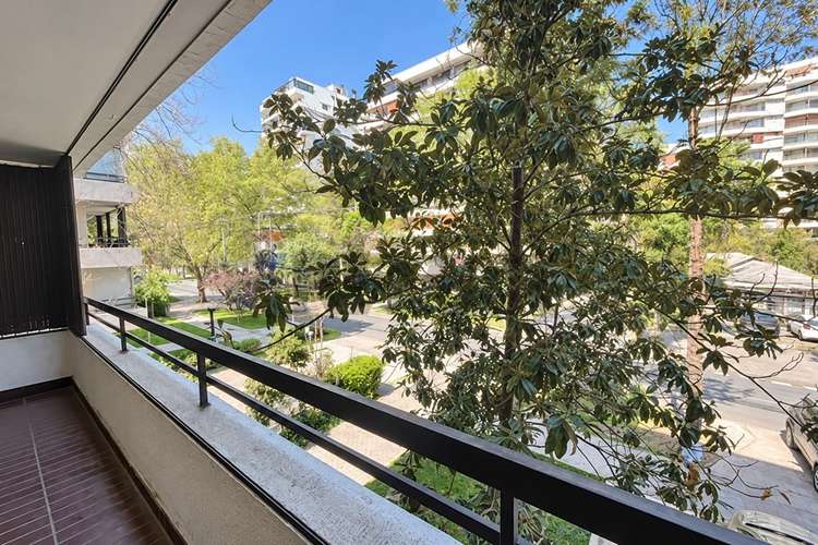 Arriendo amoblado 2d con terraza en el golf - Imagen 12