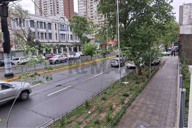 A pasos hosp del trabajador y metro irarrázaval - Imagen 19