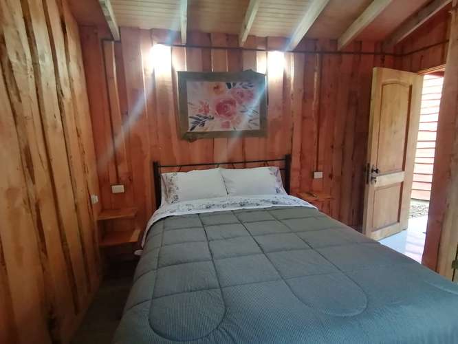 VENTA PARCELA CON CABAÑAS PARA ARRENDAR