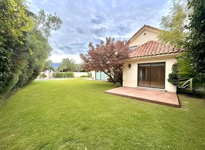 GOLF DE MANQUEHUE SÓLIDA  NORTE PURO  6D 4B PAÑO PLANO 815M2 - Imagen 3