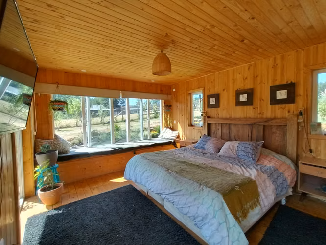 CASA EN PARCELA 5900 M2 CON PISCINA Y CASA DE INVITADOS