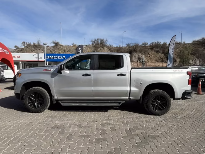 Chevrolet Silverado Tb 4wd 5.3 2023 - Imagen 2