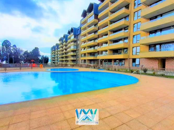 ARRIENDO AÑO CORRIDO A PASOS DE LA PLAYA Y HOSPITAL