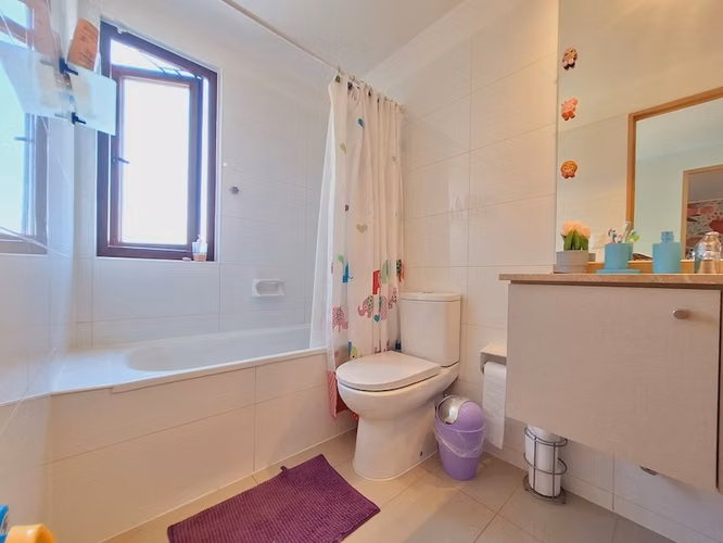 HERMOSA CASA FAMILIAR / EXCELENTE UBICACIÓN - Imagen 17