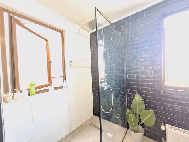 HERMOSA CASA FAMILIAR / EXCELENTE UBICACIÓN - Imagen 7