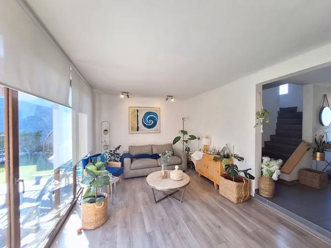 HERMOSA CASA FAMILIAR / EXCELENTE UBICACIÓN - Imagen 3
