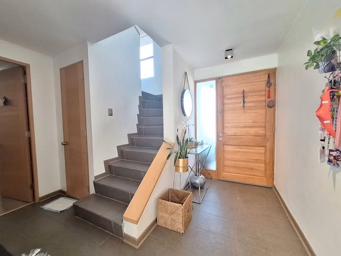 HERMOSA CASA FAMILIAR / EXCELENTE UBICACIÓN - Imagen 12